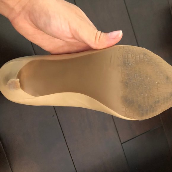 Audrey Brooke Gold/Nude Heels - Picture 4 of 4